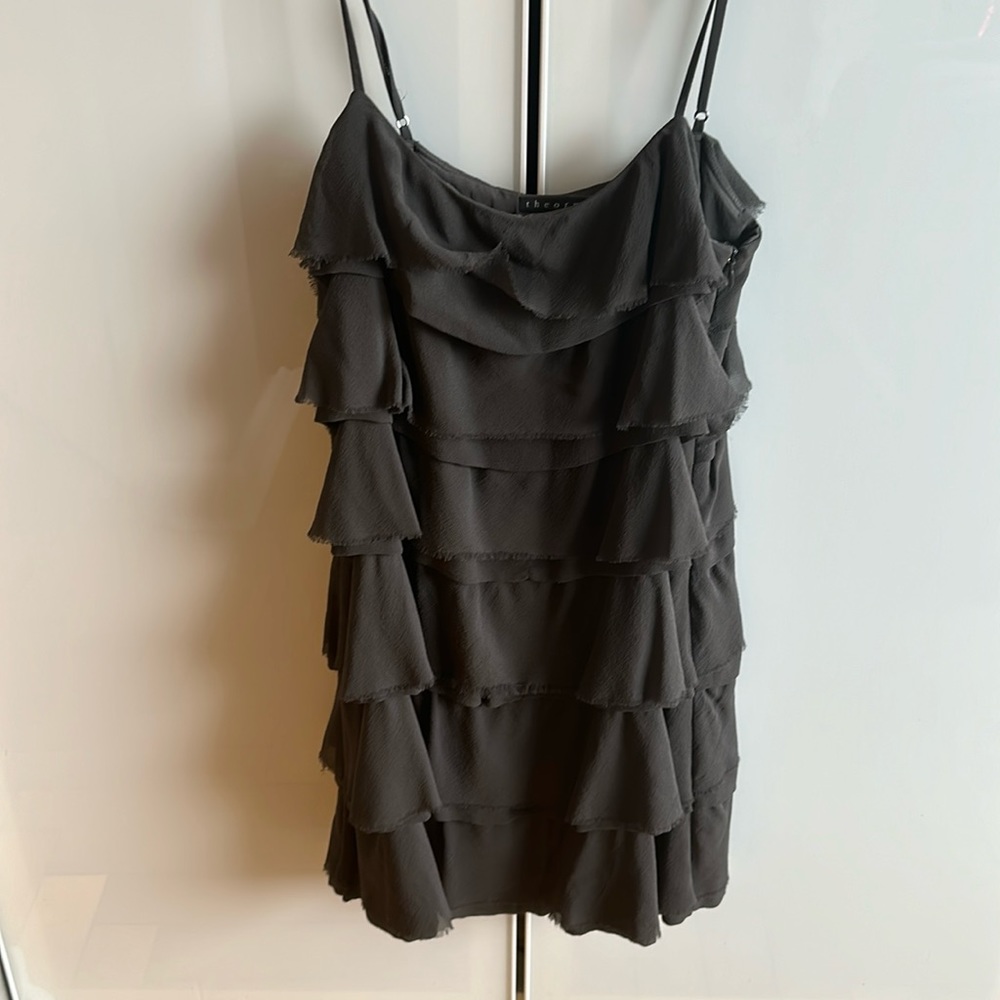 Theory Tiered Dres